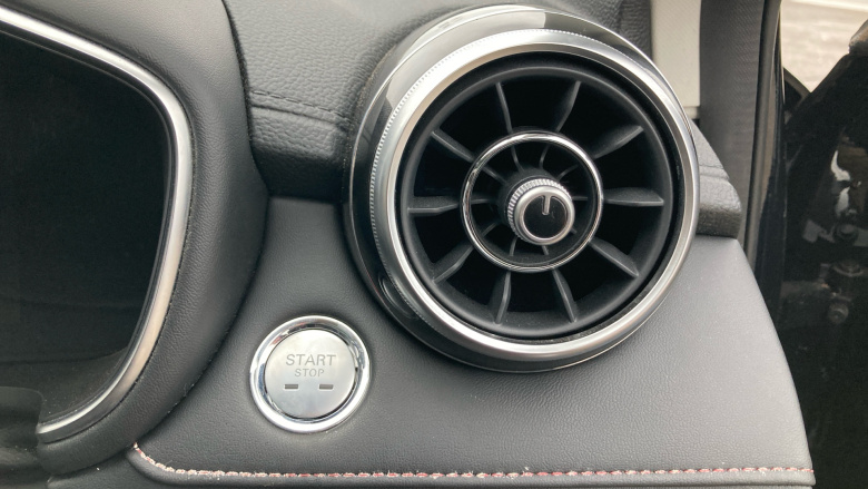 MG Hs 1.5 T-GDI Exclusive 5dr DCT Petrol Hatchback